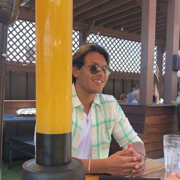 Meet your Posher, Mariel - Picture 1 of 1